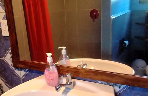 Gales Point Apartment | Beachfront Cabana Apartment 5 AC, Swimming Pool Free Access …