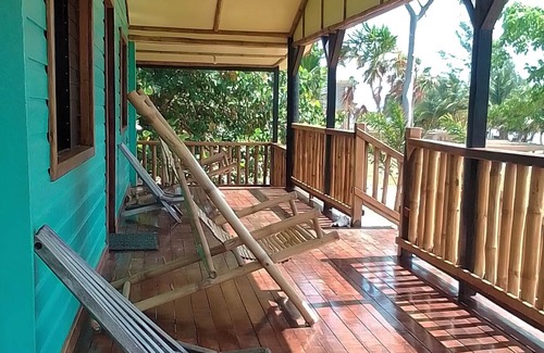Gales Point Apartment | Beachfront Cabana Apartment 5 AC, Swimming Pool Free Access …