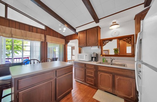 Carsonville House | BeachFront Couples Getaway w Starlink & Sunrises!