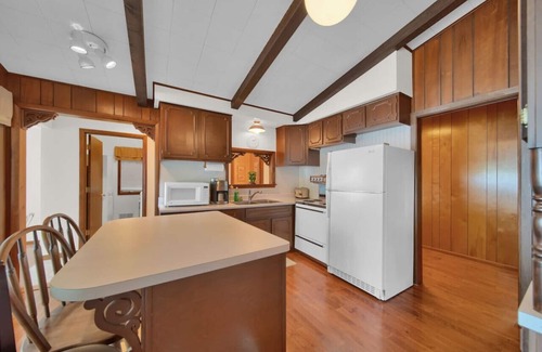 Carsonville House | BeachFront Couples Getaway w Starlink & Sunrises!