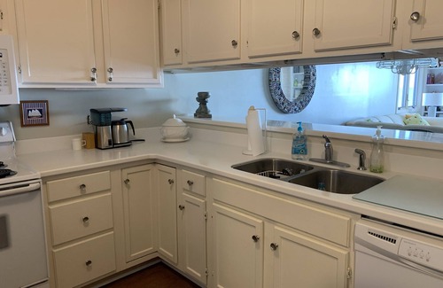 Pine Knoll Shores Condo | Beachfront Condo with Amazing Ocean Views and Great Amenities