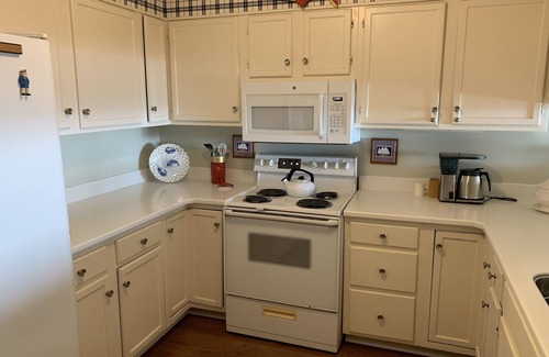 Pine Knoll Shores Condo | Beachfront Condo with Amazing Ocean Views and Great Amenities