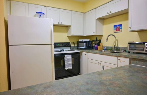 Cocoa Beach Condo | Beachfront Condo at Diplomat – Steps to Sand
