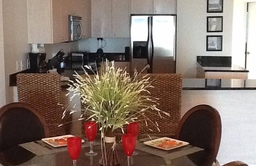 Biloxi Condo | BEACHFRONT CONDO! DIRECT BEACH & POOL ACCESS .