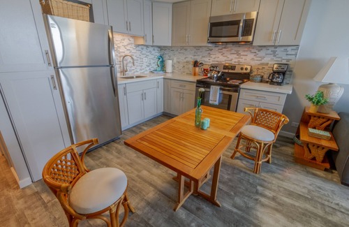 Punaluu Condo | Beachfront Condo in Punaluu. Updated! Clean beaches to walk/swim! Escape Crowds!