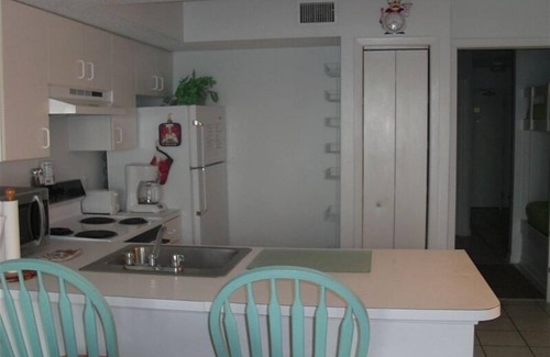 Gulf Shores Condo | Beachfront Condo W/Spectacular Views of Beach -Pool-HotTub-Free Wi-Fi