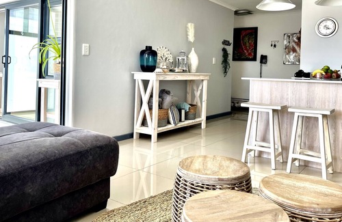 Big Bay Apartment | Beachfront Condo