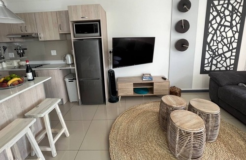 Big Bay Apartment | Beachfront Condo