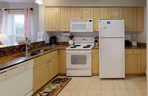 Treasure Island Condo | Beachfront Corner Unit ~ Pool ~ Private Balcony ~ Fully Equipped Kitchen ~ Heart of Treasure Island