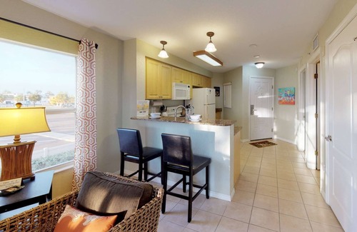 Treasure Island Condo | Beachfront Corner Unit ~ Pool ~ Private Balcony ~ Fully Equipped Kitchen ~ Heart of Treasure Island
