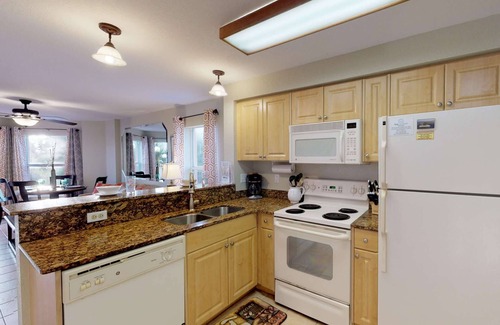 Treasure Island Condo | Beachfront Corner Unit ~ Pool ~ Private Balcony ~ Fully Equipped Kitchen ~ Heart of Treasure Island