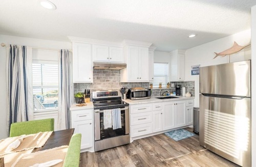 Cedar Lane House | Beachfront Cottage on Sargent Beach