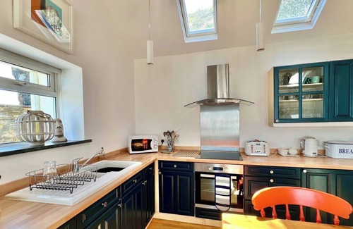 Torcross Cottage | ​Beachfront Cottage with Sea Views & Coastal Walks​