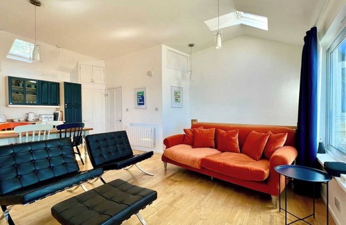 Torcross Cottage | ​Beachfront Cottage with Sea Views & Coastal Walks​