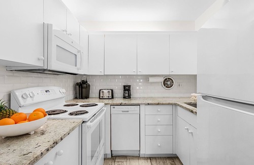 Aloha Kai House | Beachfront - Family-Friendly Beach Escape with Pool, Porch & Sun-Filled Fun – Aloha Kai #24