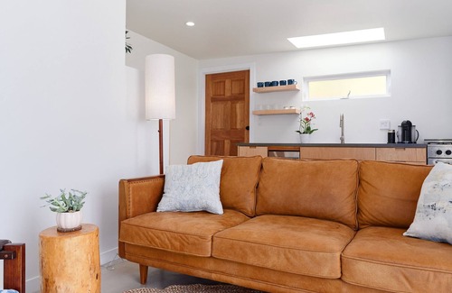 Eastern Malibu House | Beachfront Guesthouse βοΈon Sandy Topanga Beach ππ½ββοΈ