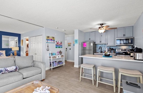 South Island Condo | 🌴 Beachfront Gulf View Condo | Estero Beach & Tennis Club 206C. Located in the desirable Estero Beach & Tennis Club, 2nd-floor unit offers panoramic Gulf views, private balcony sunsets, and direct beach access. Explore the island with 2 comp bikes.