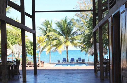 Palmetto Bay House | Beachfront Home - Gated Eco-Resort Community. Pool, Dive Shop, Restaurant, Bar