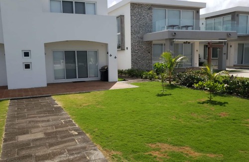 Popoyo House | Beachfront house Casa Las Margaritas, Playa Guasacate