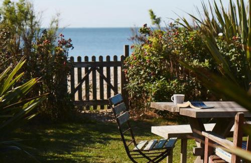 East Wittering House | Beachfront House w Pool & Steam