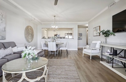 Jacksonville Beach Condo | BEACHFRONT.Mayo Clinic. Sawgrass TPC Players Cup.5 star reviews