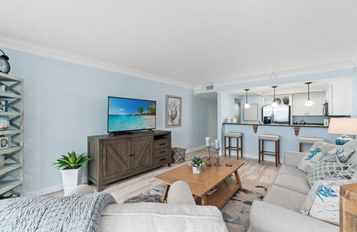 Bonita Springs Condo | Beachfront Modern Getaway | Sleeps 4