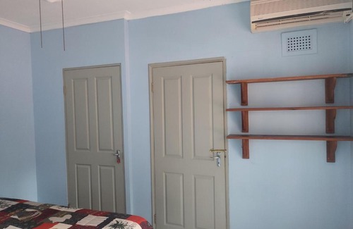 Southport Apartment | Beachfront Old Trees Paradise