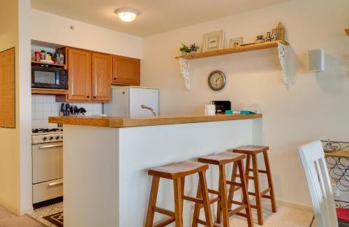 Onekama Apartment | Beachfront Onekama Vacation Rental with Balcony!