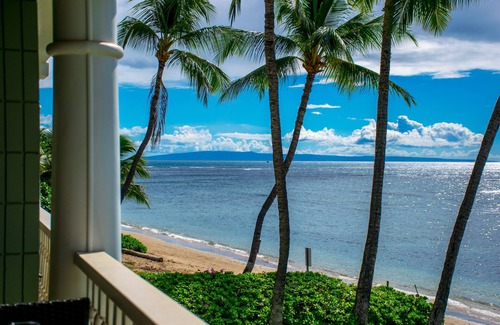 Historic Lahaina Front Street Condo | Beachfront Paradise, Stunning Views, Condo with AC, Steps to the beach!