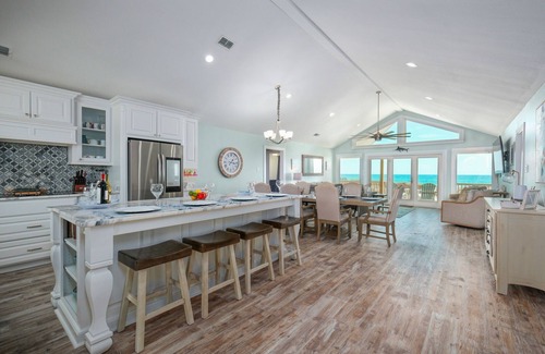 Gulf Shores House | Beachfront Paradise! Beautiful open floorplan Gulf Shores Beach House