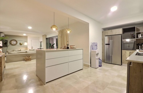Puerto Bahia Condo | Beachfront Penthouse, Punta Popy 3BR&bath, spa/pool, walk to beach & restaurants