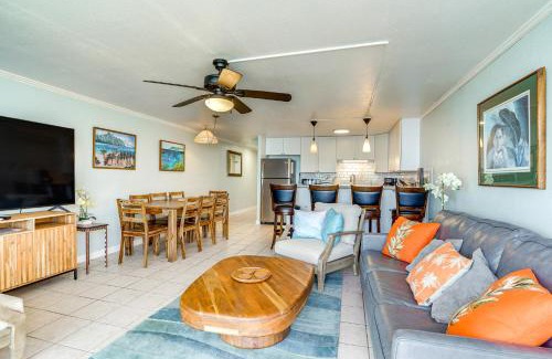 Punaluu Apartment | Beachfront Penthouse with 3 Lanais on Oahu!