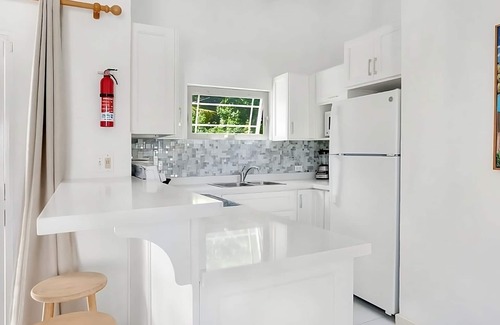 Shoal Bay House | Beachfront Property! 1 Bedroom Poolside with Fully-equipped Kitchen! Pool, Spa!