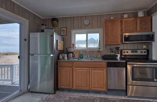 Delaware Beaches House | BEACHFRONT RENTAL An artist's house on a dune in a wildlife sanctuary.