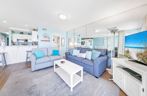 Fort Bay Condo | BeachFront~Small Complex~Pool + Hot Tub~Grill Area~1BR+Bunks Latitude 29 #13