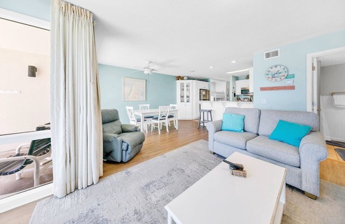 Fort Bay Condo | BeachFront~Small Complex~Pool + Hot Tub~Grill Area~1BR+Bunks Latitude 29 #13