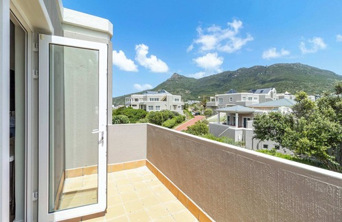 Hout Bay Apartment | Beachfront Villa, SeaBreeze ,Hout Bay ,Cape Town , South Africa