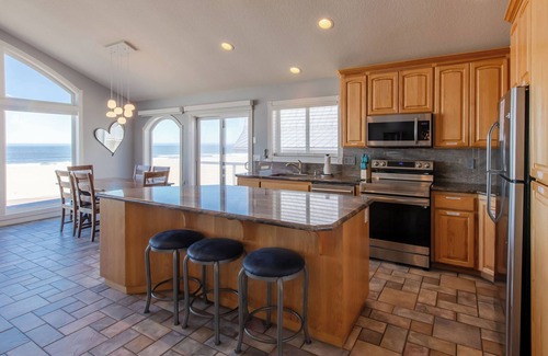Kiwanda Shores House | Beachlandia! Oceanfront, hot tub, 4 bedrooms.