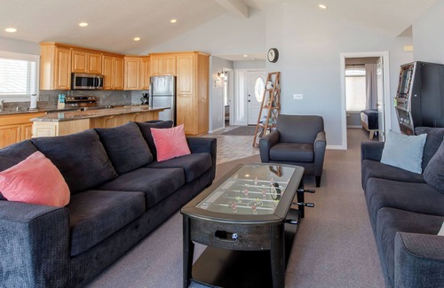 Kiwanda Shores House | Beachlandia! Oceanfront, hot tub, 4 bedrooms.