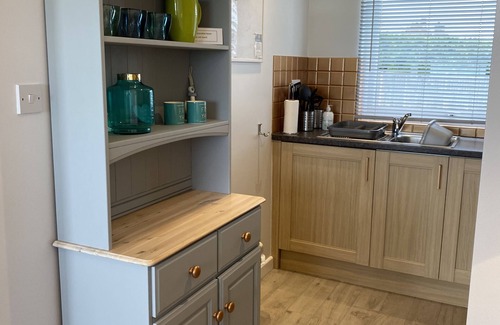 Bacton Ski Chalet | Beachscape, contemporary home, views across to the sea, dog friendly, free wifi