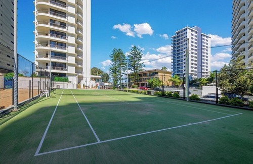 Gold Coast Apartment | Beachside 1 Bedroom OceanView Apartment Broadbeach