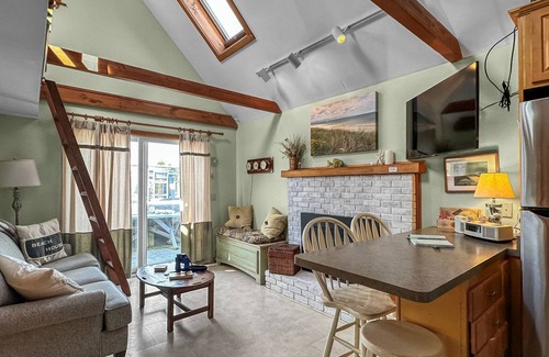 East Sandwich Cottage | Beachside Bliss with Skylights & Fireplace