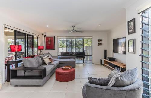 Casuarina Villa | Beachside Escape on Cottonwood