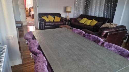 Herne Bay House | Beachside Family Home Sleeps 8 with Parking