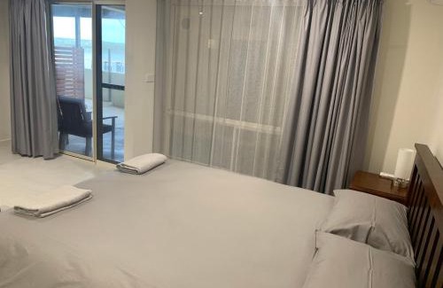 Ripon Apartment | Beachside & Jetty View Apartment 4 - First Mate Apt limited sea view