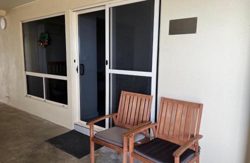 Ripon Apartment | Beachside & Jetty View Apartment 4 - First Mate Apt limited sea view