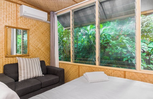 Suffolk Park Hotel | Beachside King & Queen Room