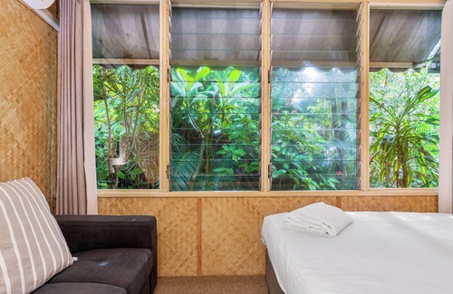 Suffolk Park Hotel | Beachside King & Queen Room