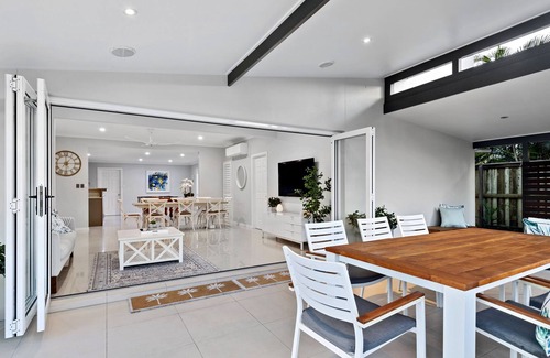 Bokarina House | Beachside luxury home. Private pool. Great for families.