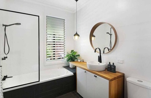 Forresters Beach House | Beachside Oasis and Heated Pool